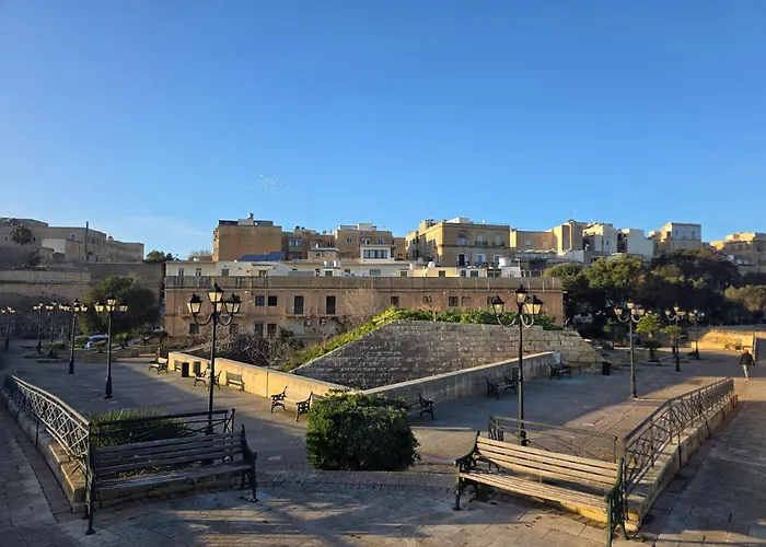 Apartman Valletta Family Waterfront & Gardens