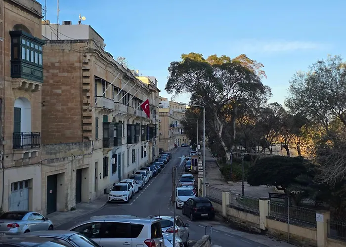 Valletta Family Waterfront & Gardens Apartman