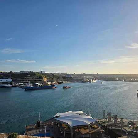 Daire Valletta Family Waterfront & Gardens Il-Furjana