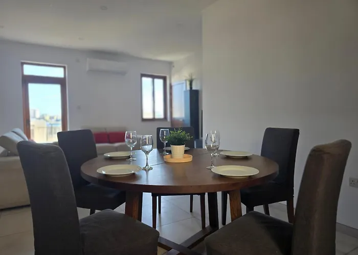 Valletta Family Waterfront & Gardens * 일 푸리아나