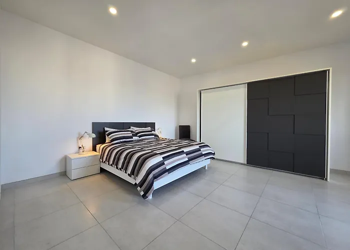 Valletta Family Waterfront & Gardens 일 푸리아나